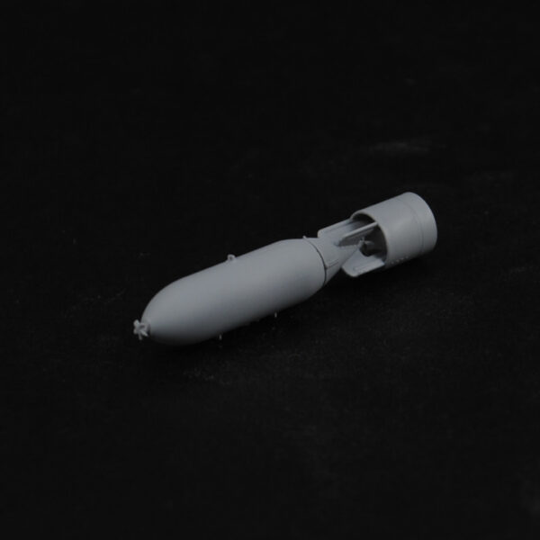 M.C. 500 lbs. con cola No. 2 Mk.I - 1:32