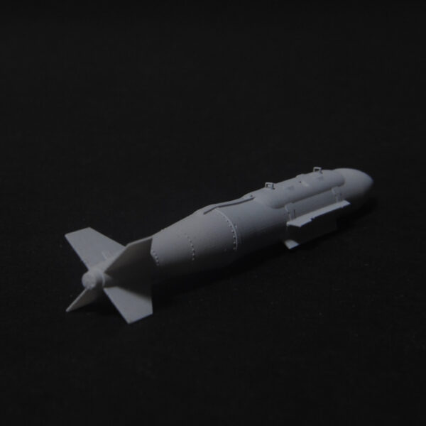 284.jpg GBU-31 JDAM (BLU-109) - 1:32