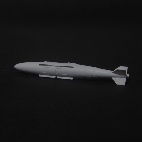 289.jpg GBU-31 JDAM (MK-84) - 1:32