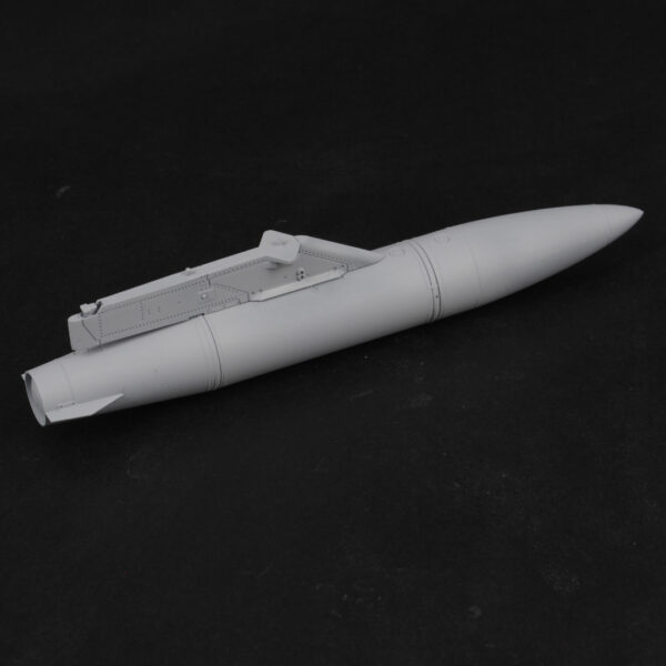 Estanque F-16 + Pilones  (370 gal) - 1:72