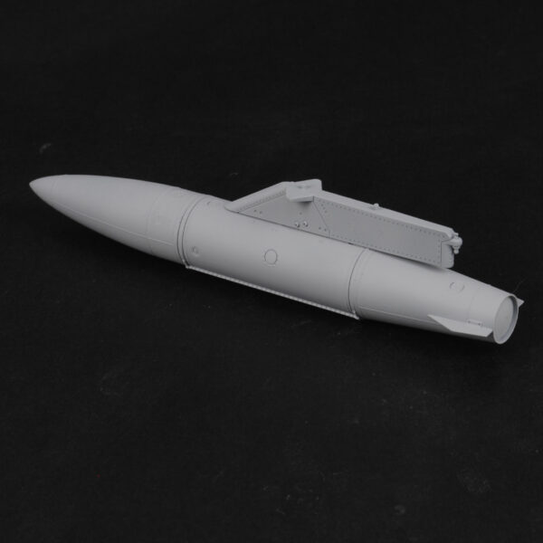 Estanque F-16 + Pilones  (370 gal) - 1:72