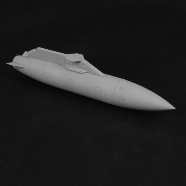 Estanque F-16 + Pilones (600 gal) - 1:72
