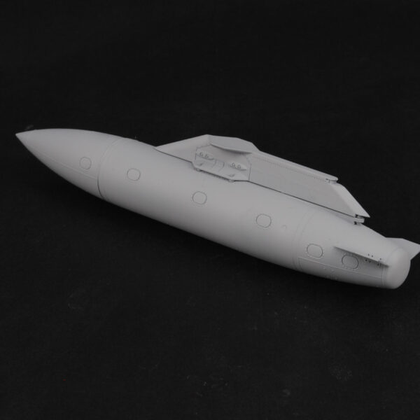 Estanque F-16 + Pilones (600 gal) - 1:72